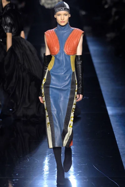 Look 13